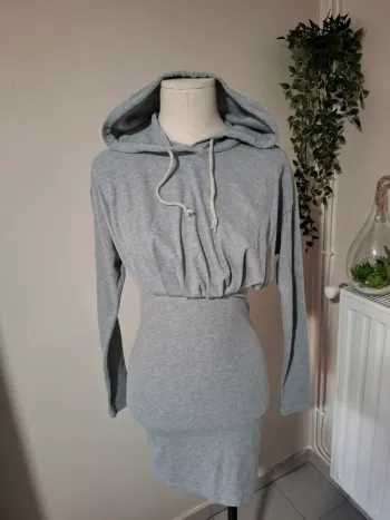 Robe pull à capuche gris clair SheinTaille S