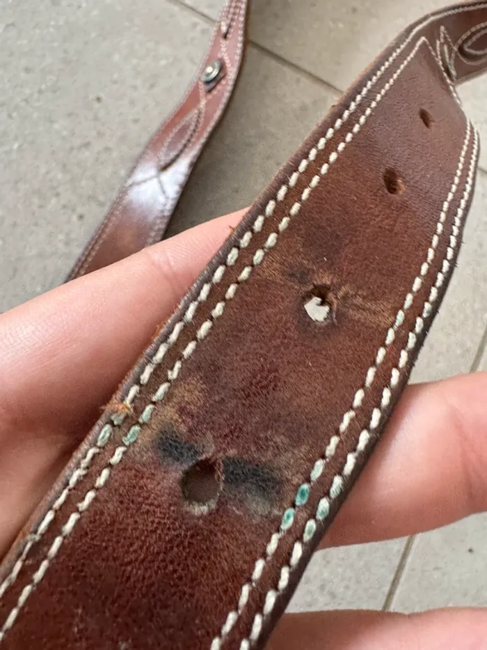 Ceinture marron vintage Lario 1898, il y a des marques d'usures 93cm - photo numéro 2