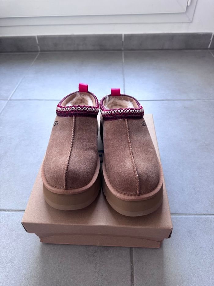 Paire de chaussons UGG marron taille 38 - photo numéro 3