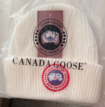 Bonnet Canada Goose