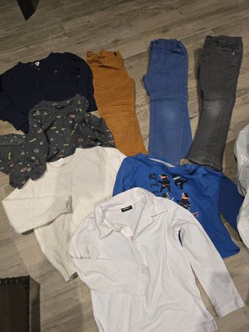 Lot 4 ans 9 vêtements