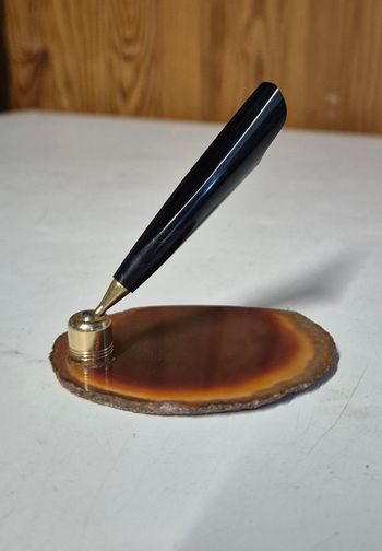 Porte-stylo vintage sur socle en agate polie accessoire bureau