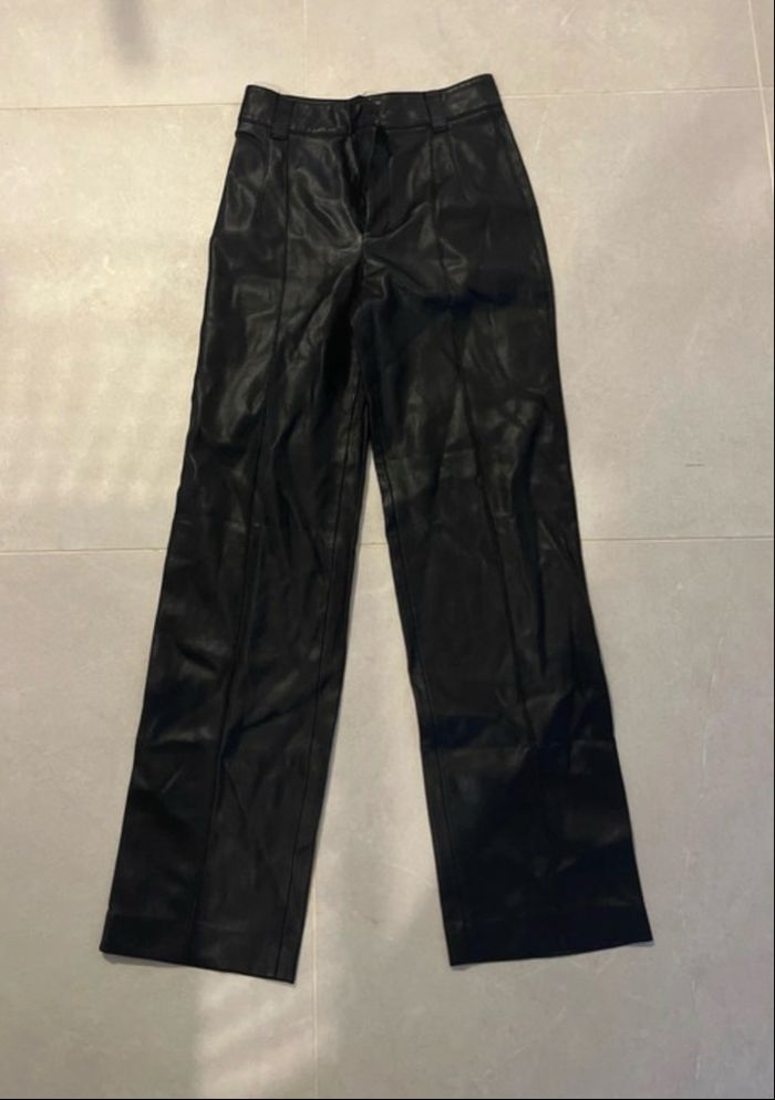 Pantalon en similicuir - photo numéro 2