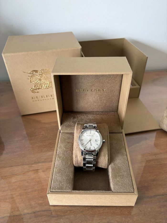 Montre Burberry argenté et blanche Neuve bu9100 - photo numéro 6
