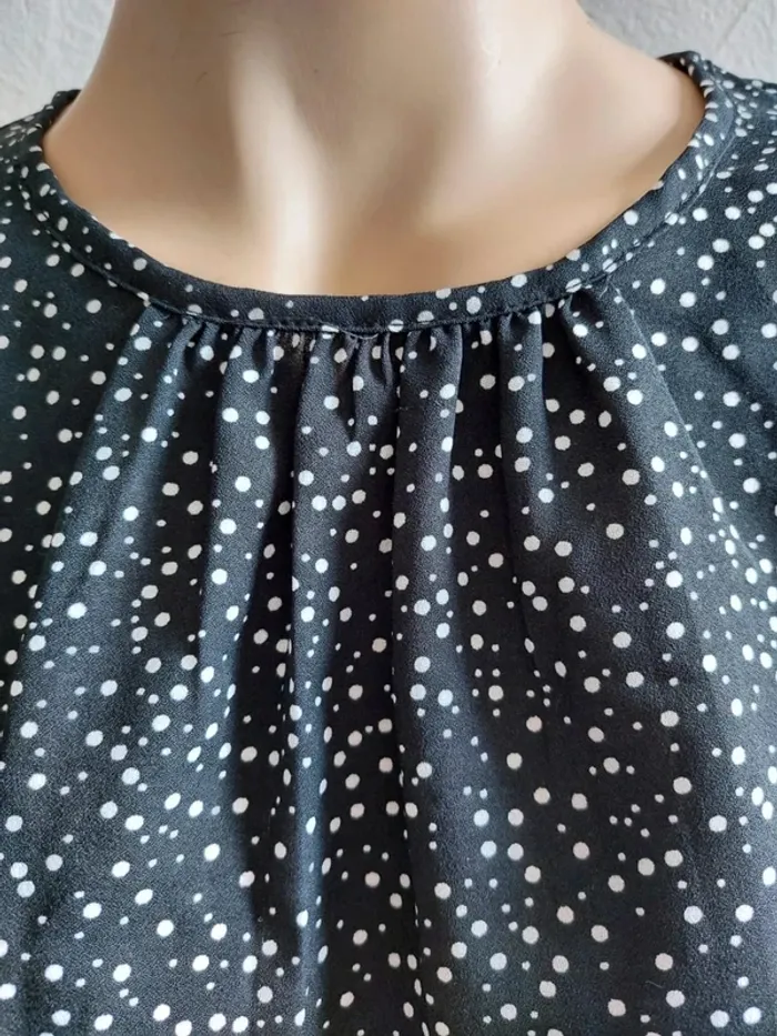 Haut sans manches à pois noir et blanc Taille S - photo numéro 3