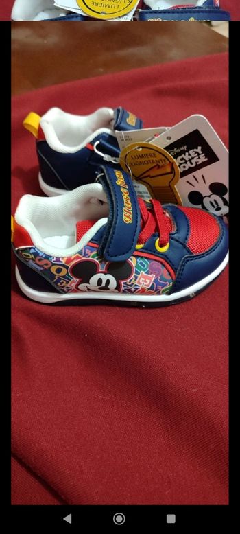 Basket mickey taille 22