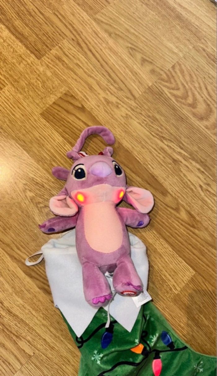 Peluche Stitch Rose Angel interactive collection Noël - chaussette de Noël neuve - photo numéro 5