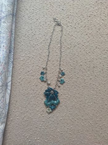 Collier fleurs