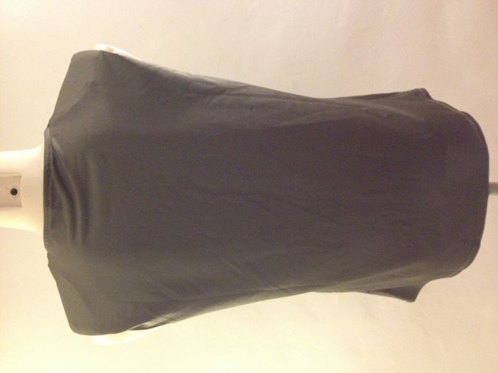 T shirt col V ✧ kaki ✧ sans manches ✧ épaulettes en  mousse ✧ gémo ✧ look féminin ✧ taille 38 - photo numéro 3