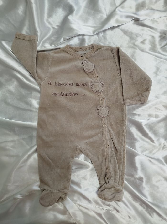 Lot pyjamas 1 mois - photo numéro 4