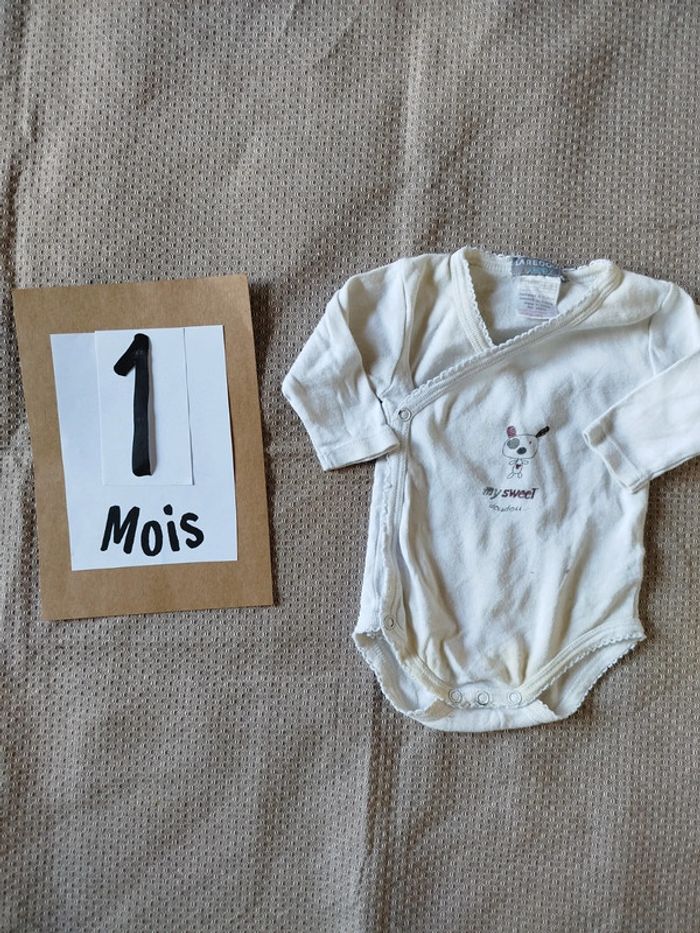 Lot 5 bodys 1 mois - photo numéro 2