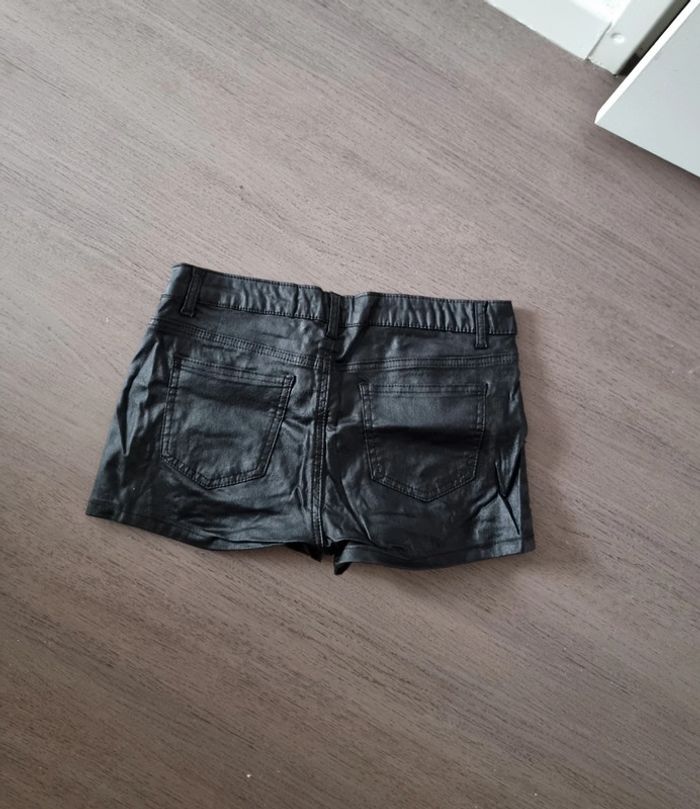 Short enduit noir - photo numéro 2