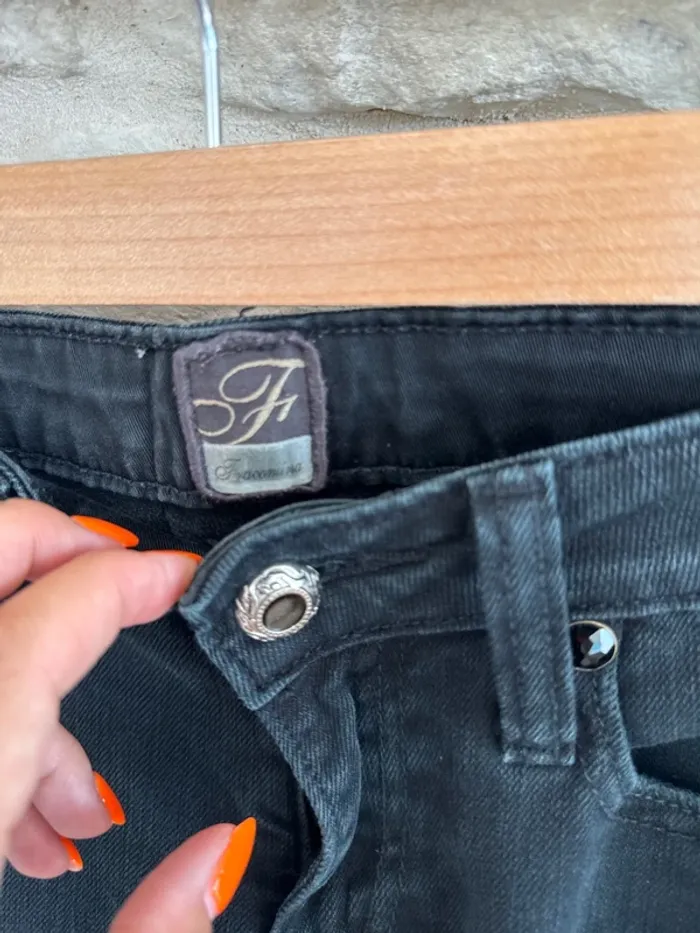 Jean droit noir marque Fracomina Taille 36 - 7 € - photo numéro 4