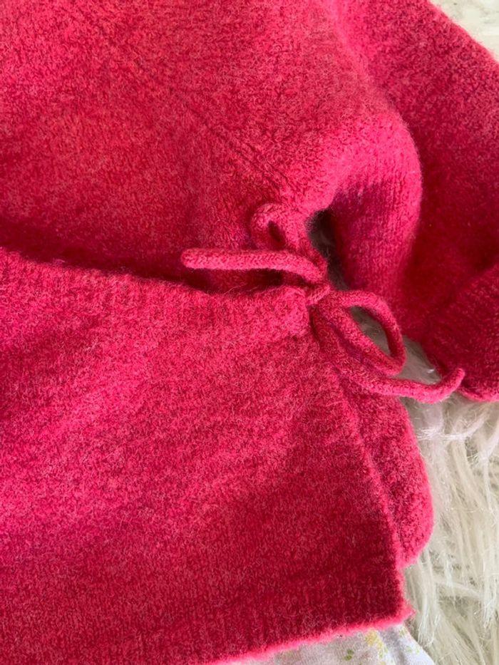 Fille 👧🏻 Gilet cache coeur rose framboise - obaibi taille 6 mois - photo numéro 3