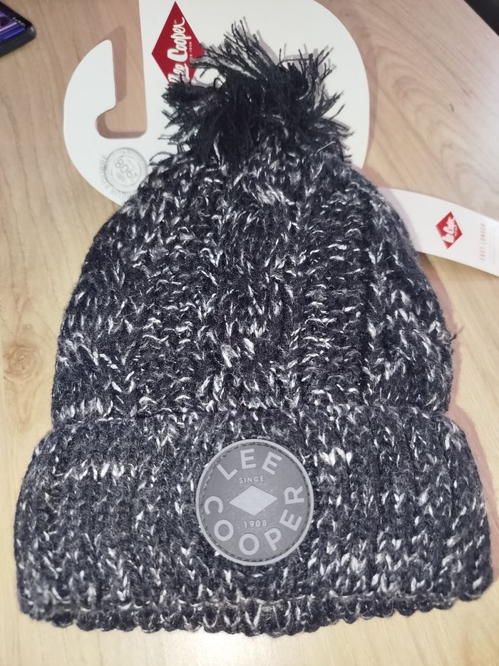 Bonnet avec pompon