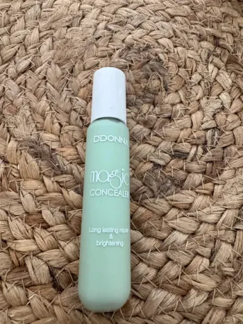 DDonna magic concealer long long tasting repair & brightening 2,5mL color 1