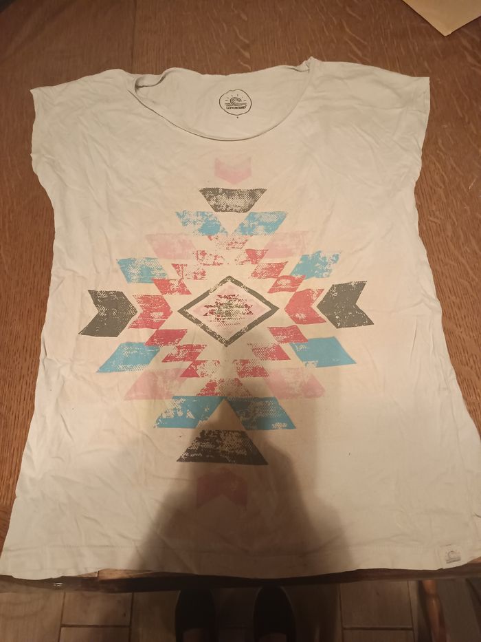Tee shirt