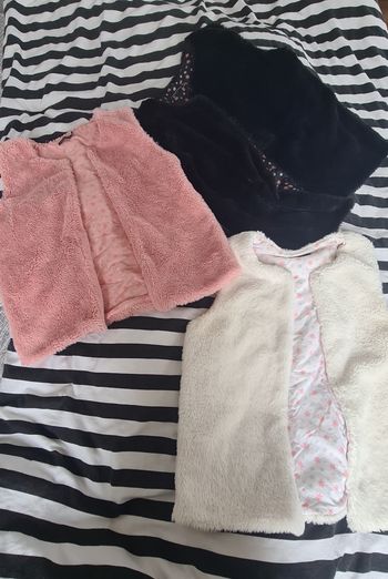 Lot 3 gilets sans manches fausses fourrure  taille 14 ans