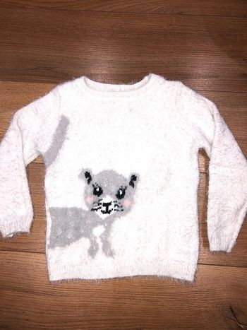 Pull fille C&A 🌺 taille 3 ans