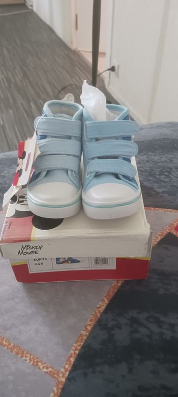 Chaussures disney garçon taille 25
