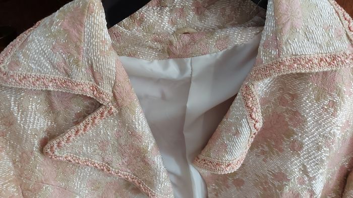 Manteau style ancien ou gothique - photo numéro 6