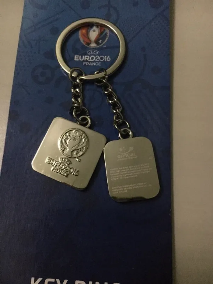 🌺 porte clé collector euro de football 2016 uefa officiel - photo numéro 2