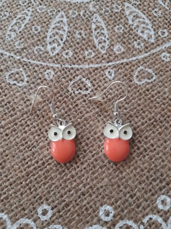 Boucles d'oreilles hiboux corail/ blanc