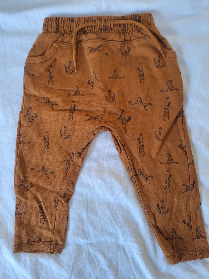 Lot de 4 pantalons 9 mois - photo numéro 3