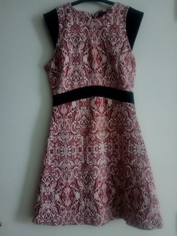 Robe zara rouge blanche et noir manches courtes XS