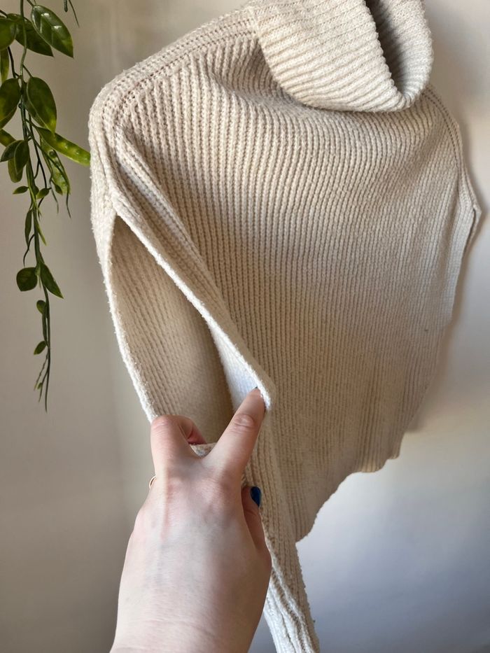 Pull sans manche col roulé