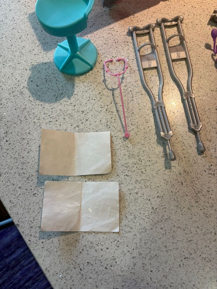 Ambulance Barbie + accessoires - photo numéro 2