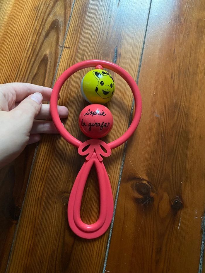 Hochet Sophie la girafe rouge