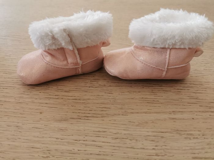 Chaussons fourrés fille neufs 18 - photo numéro 3