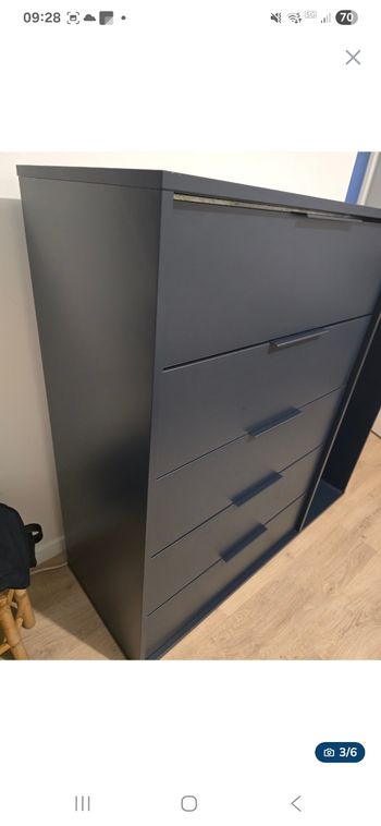 Commode  avec porte manteau