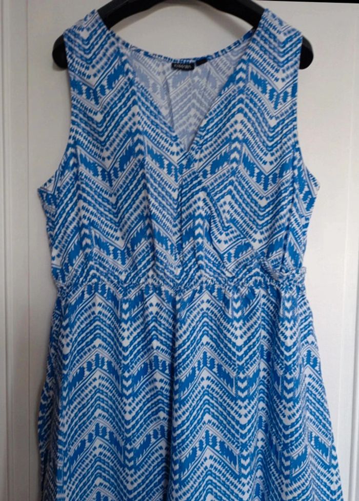 Robe Esmara bleue t.44/46, 100% coton - photo numéro 2