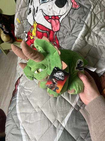 Peluche tricératops Jurassic World