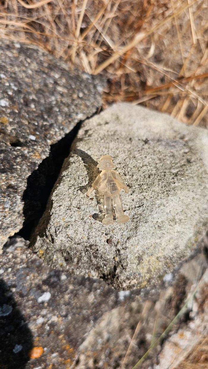 Super petite figurine Pokemon Nintendo sacha transparente - photo numéro 2