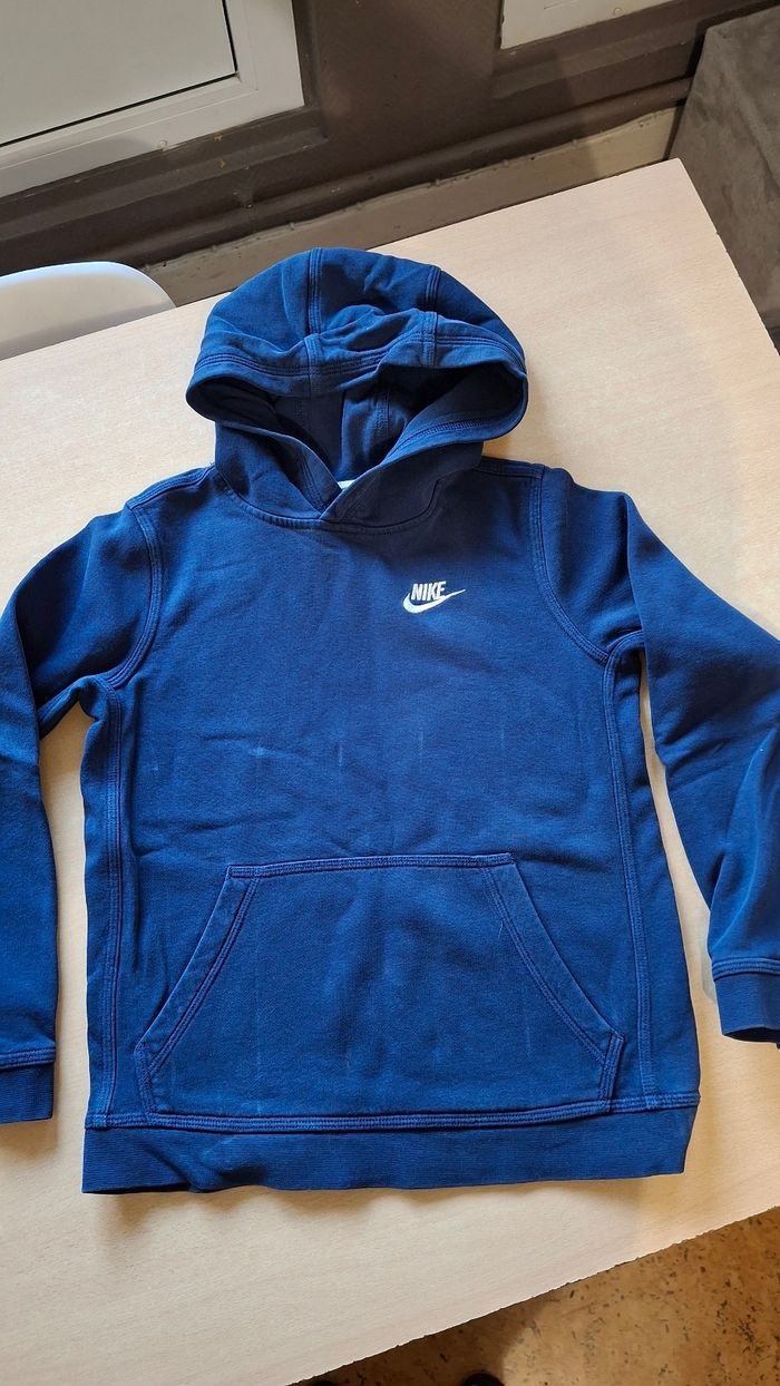 Pull capuche Nike enfant 10-11 ans