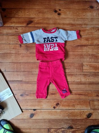 Ensemble jogging taille 3 mois tex