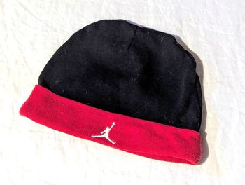 Bonnet Noir  Nike Air Jordan Bandeau Inférieur Rouge Dessin Vêtement Accessoire Petits Enfants Bébés