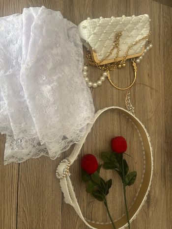 Sac blanc diademe châle ceinture mariage TU
