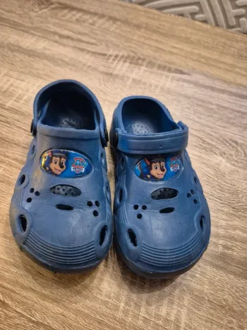 Crocs spiderman enfant taille 24 25