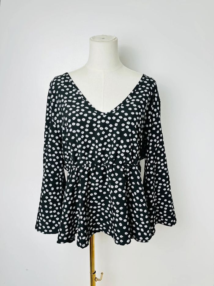 🌸Blouse Shein Curve - noir à fleurs blanche 🌸