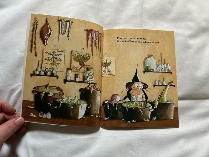 Livre La sorcière Tambouille - photo numéro 3