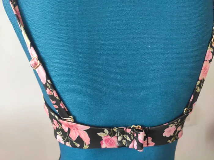 Maillot bustier fleuri H&M - Drop ça sent bon les vacances - photo numéro 4
