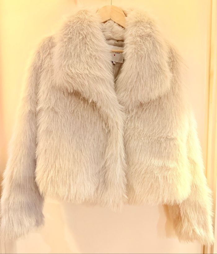 Veste fausse fourrure beige - photo numéro 4