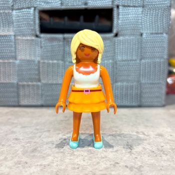 Personnage figurine femme playmobil