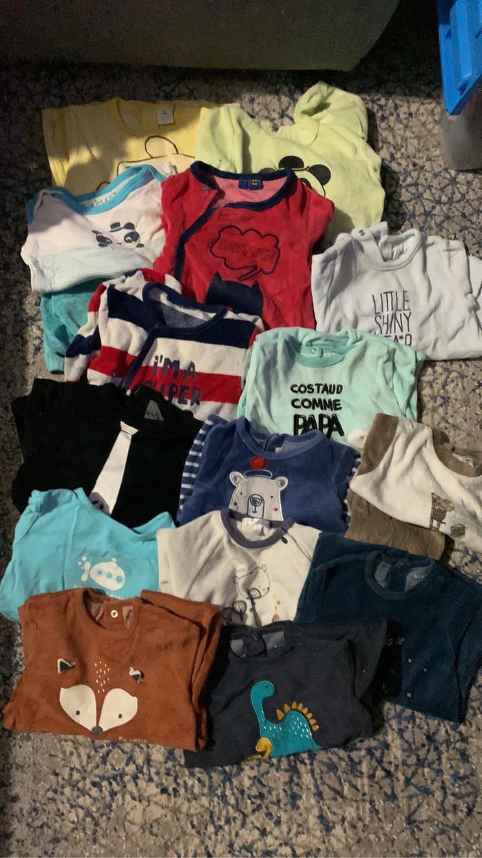 Lot 15 pyjamas