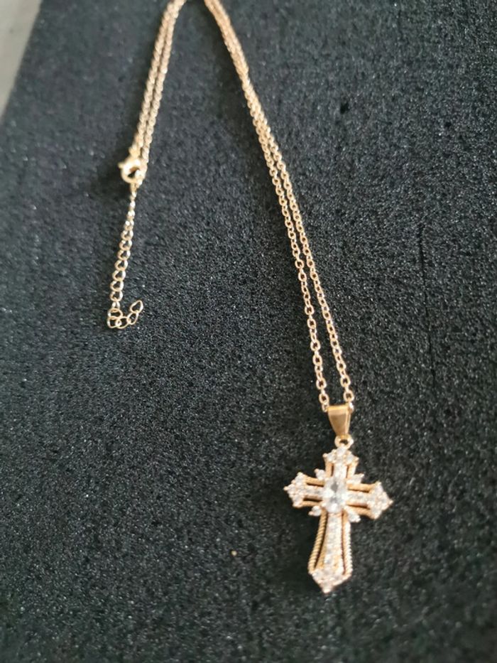 Collier et pendentif spirituel croix chrétienne