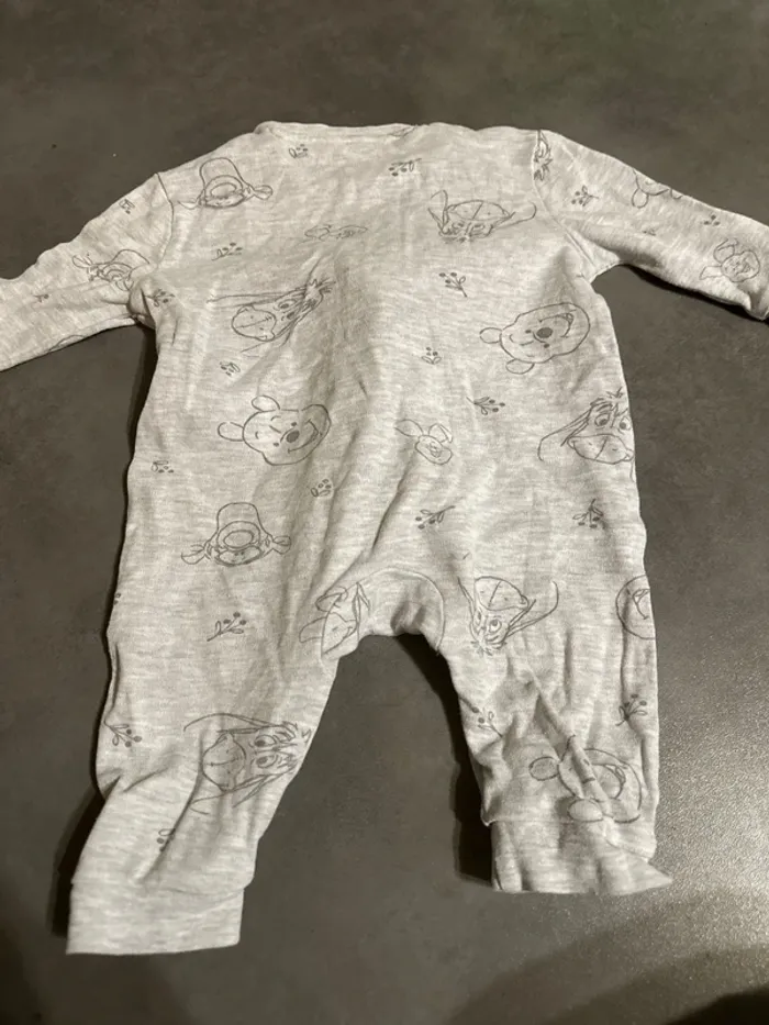 Pyjama Winnie l’ourson 6 mois - photo numéro 3